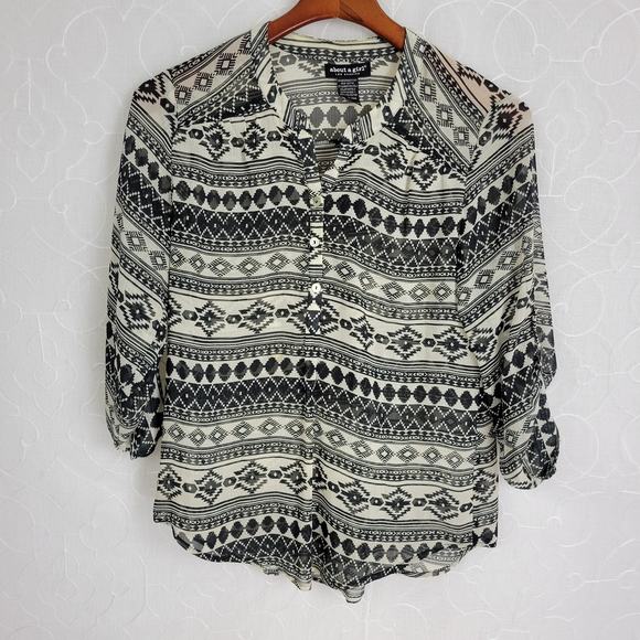 About A Girl Womens Blouse Size Medium Black Bohemian Pattern Button Down Sheer - Picture 8 of 8